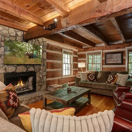 Timber Lodge - Relax In Rustic Luxury In Big Canoe